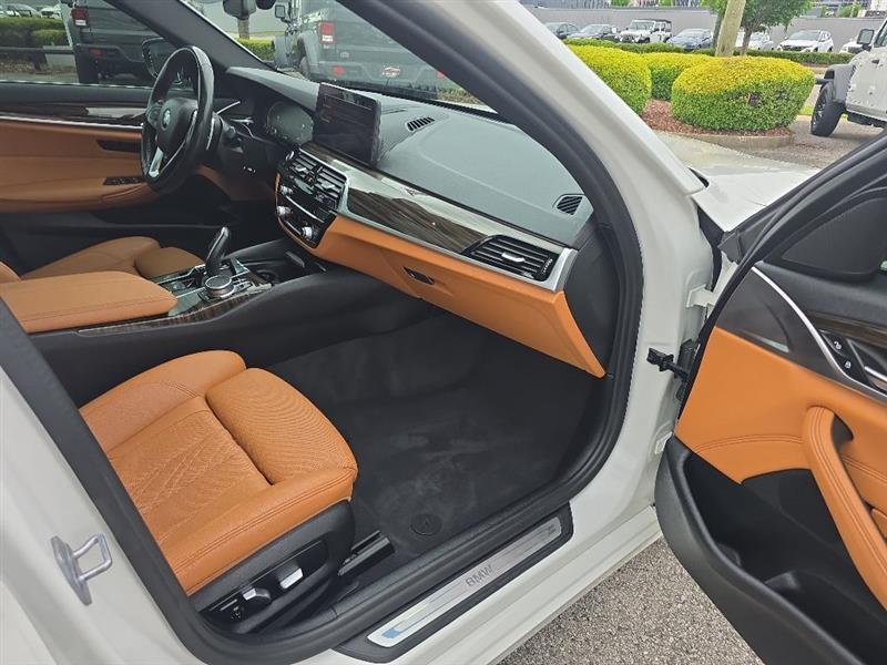 BMW 5-Series  2021