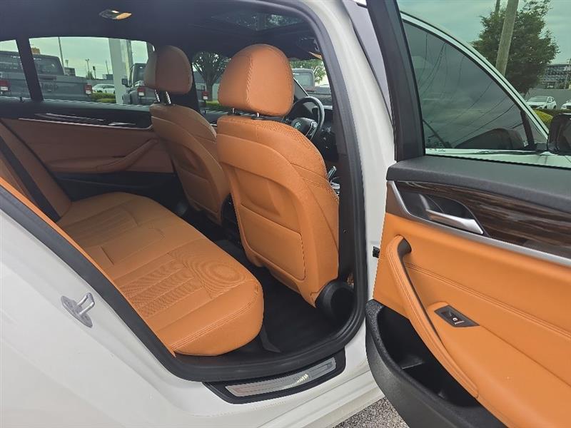 BMW 5-Series  2021