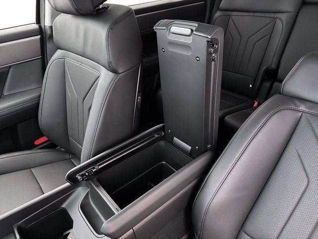 Hyundai Santa Fe Hybrid  2026