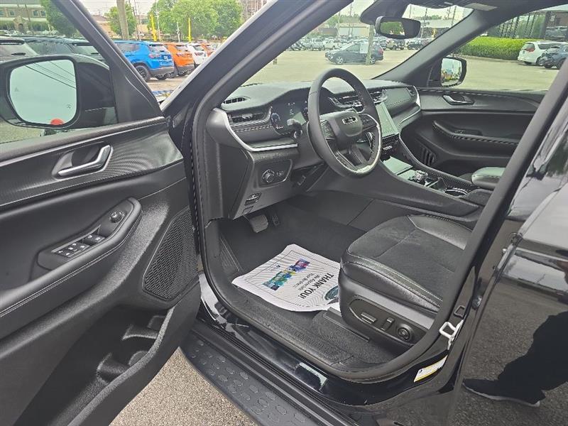 Jeep Grand Cherokee  2024