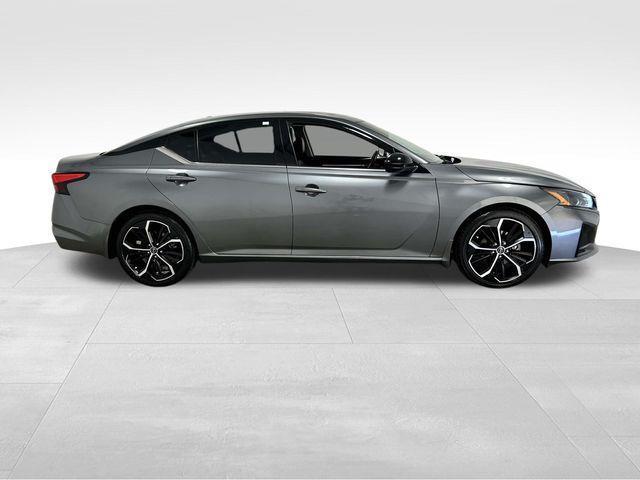 Nissan Altima  2023