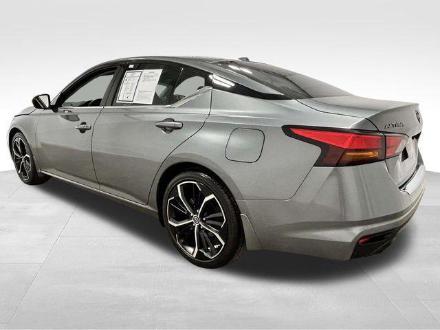 Nissan Altima  2023