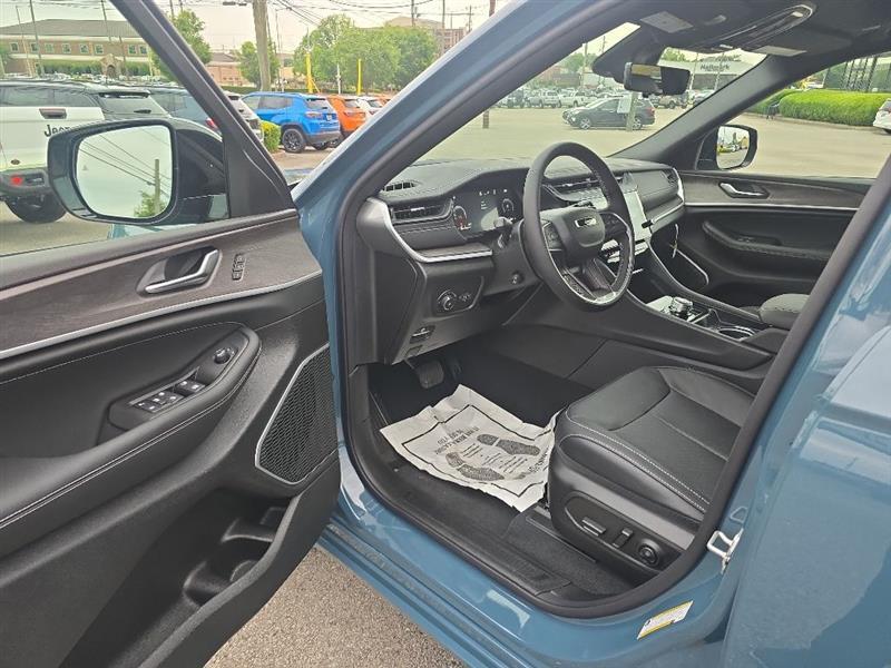 Jeep Grand Cherokee  2026