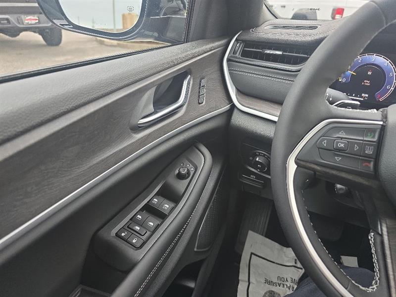 Jeep Grand Cherokee  2026