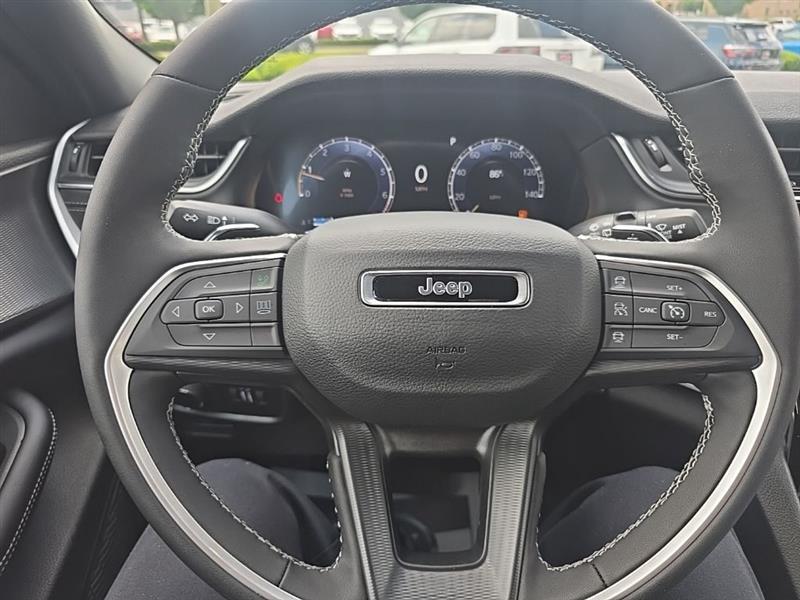 Jeep Grand Cherokee  2026