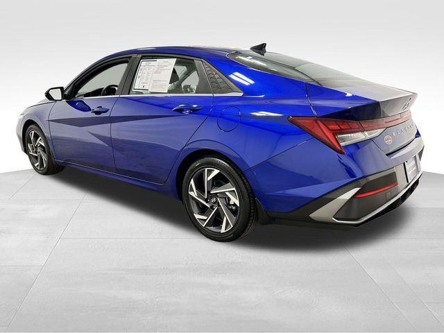 Hyundai Elantra Hybrid  2025