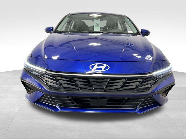 Hyundai Elantra Hybrid  2025