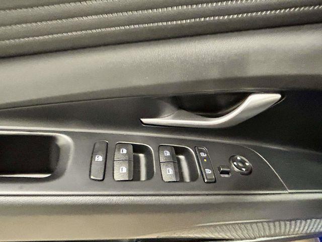 Hyundai Elantra Hybrid  2025