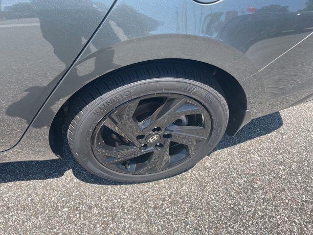 Hyundai Elantra  2026