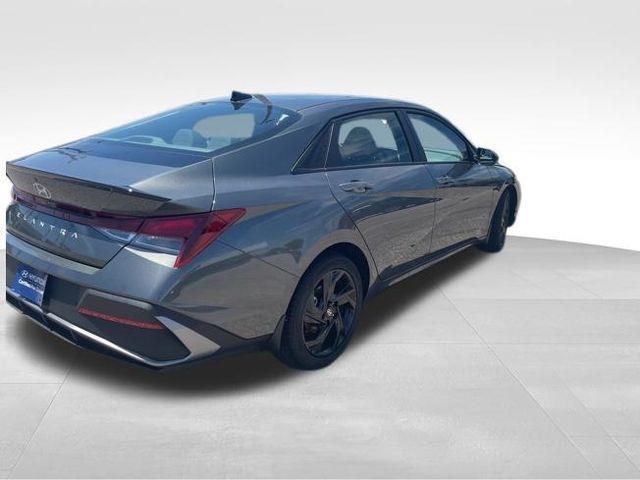 Hyundai Elantra  2026