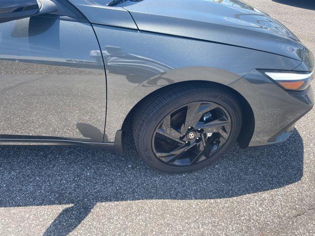 Hyundai Elantra  2026