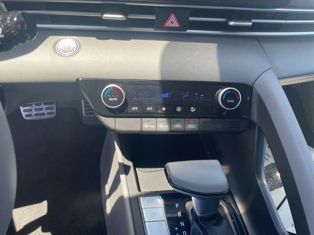 Hyundai Elantra  2026