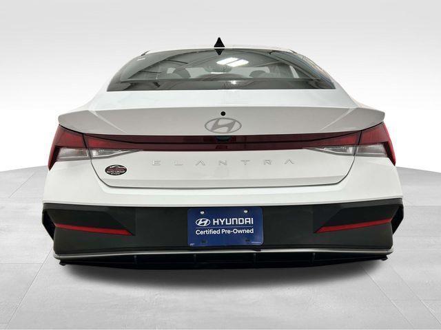 Hyundai Elantra  2025