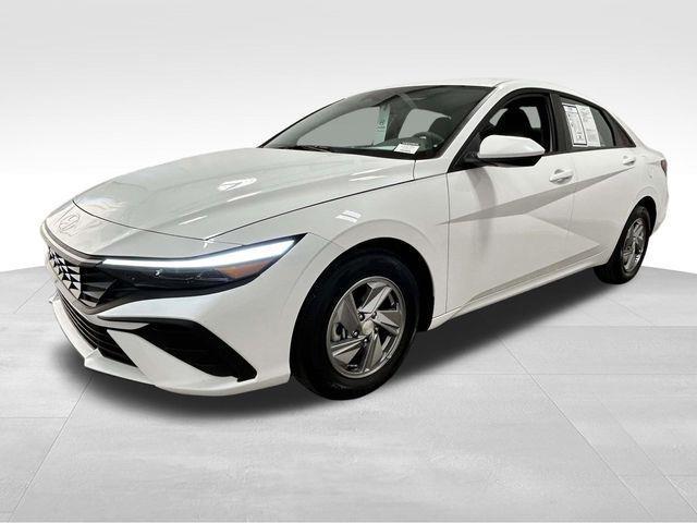 Hyundai Elantra  2025