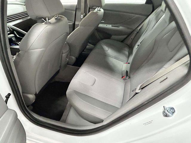 Hyundai Elantra  2025