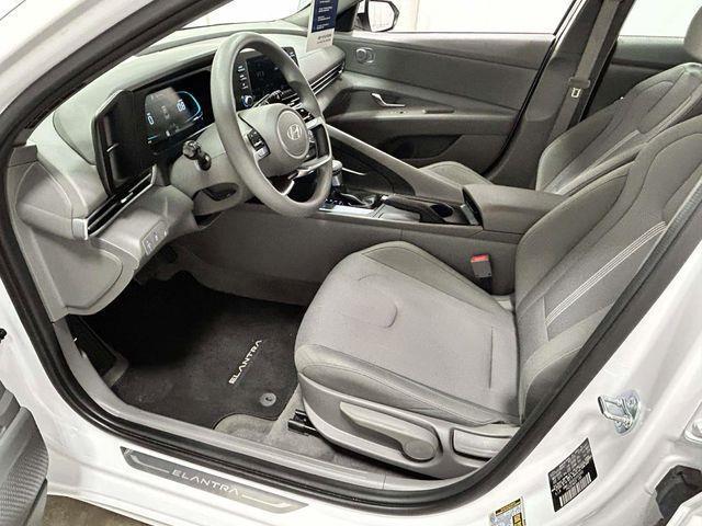 Hyundai Elantra  2025