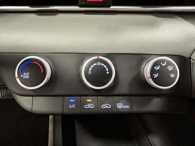 Hyundai Elantra  2025