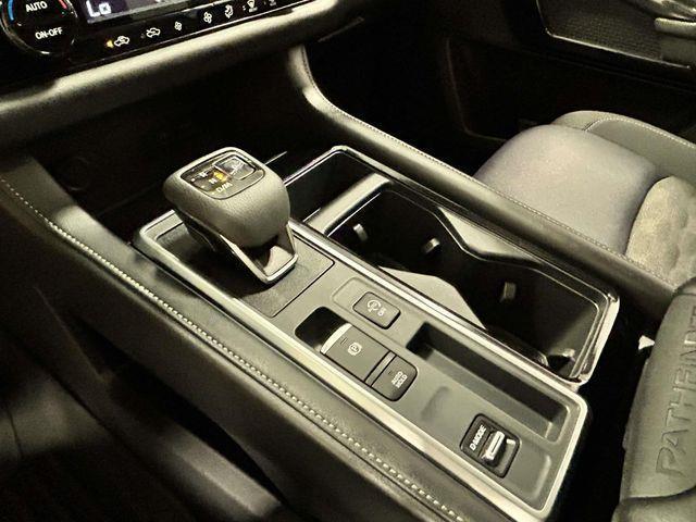 Nissan Pathfinder  2025