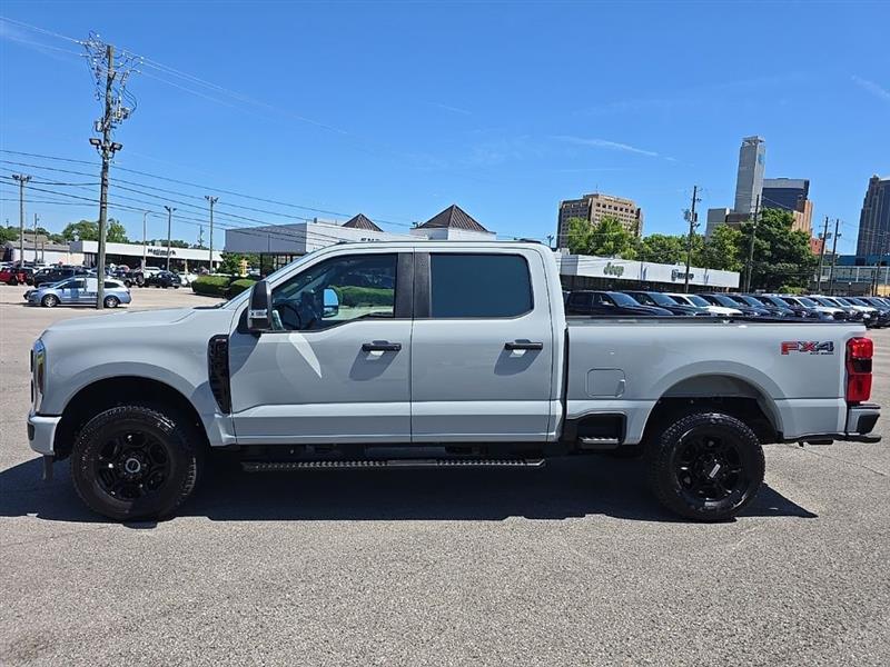 Ford F-250 SD  2025