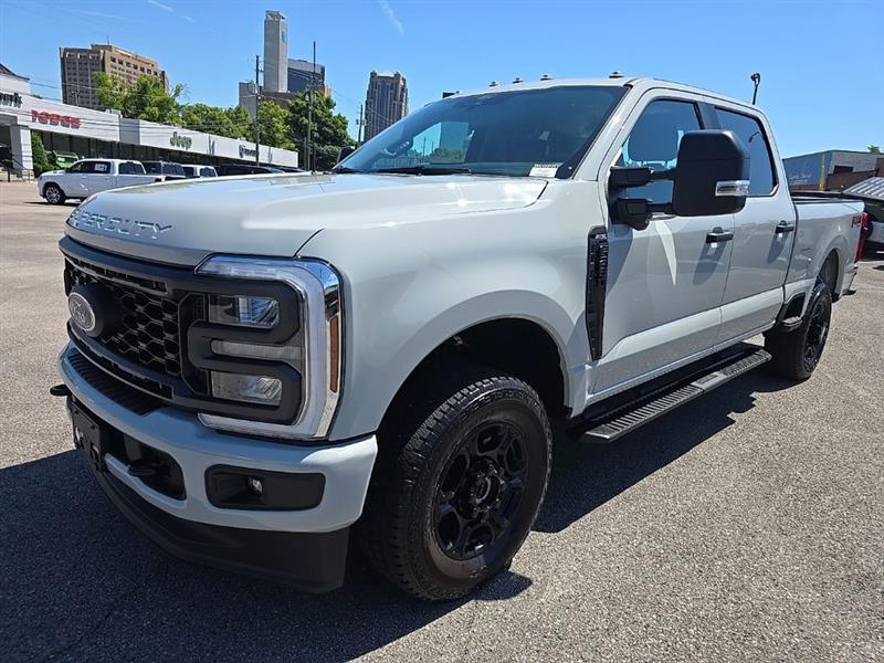 Ford F-250 SD  2025
