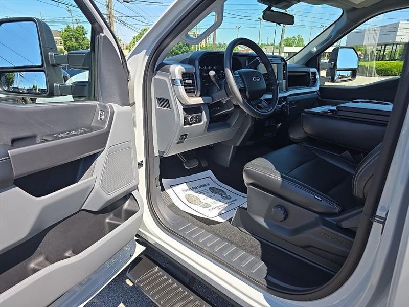 Ford F-250 SD  2025