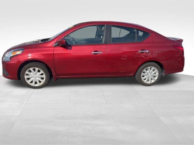 Nissan Versa  2016