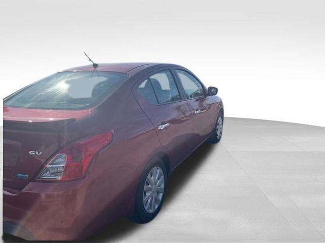 Nissan Versa  2016