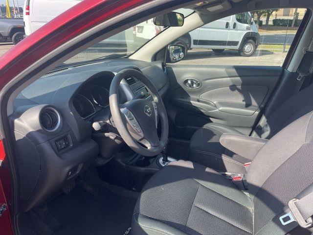 Nissan Versa  2016