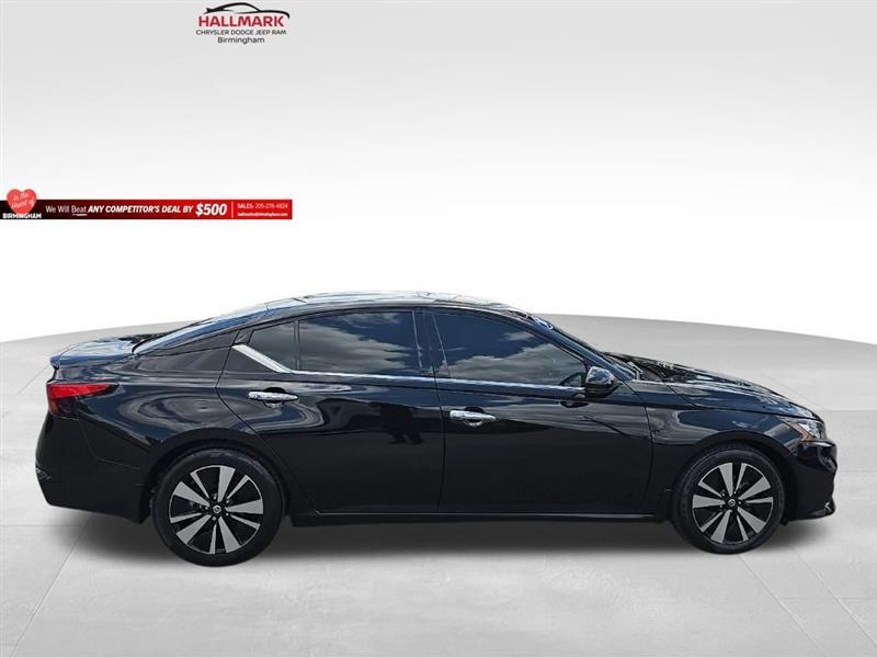 Nissan Altima  2022