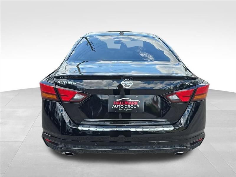 Nissan Altima  2022