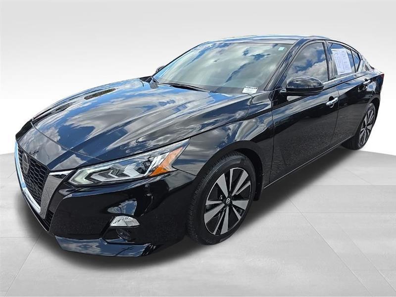 Nissan Altima  2022