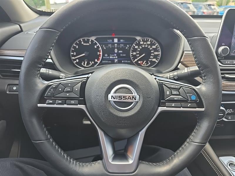 Nissan Altima  2022