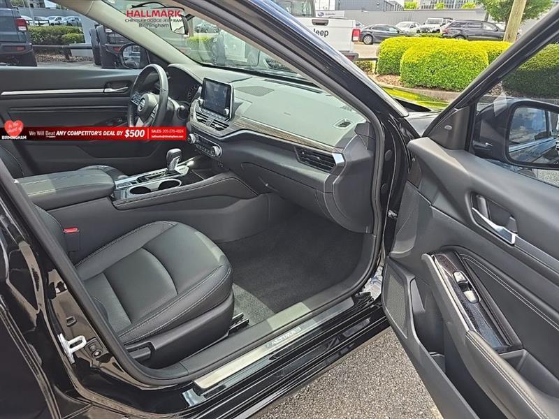 Nissan Altima  2022