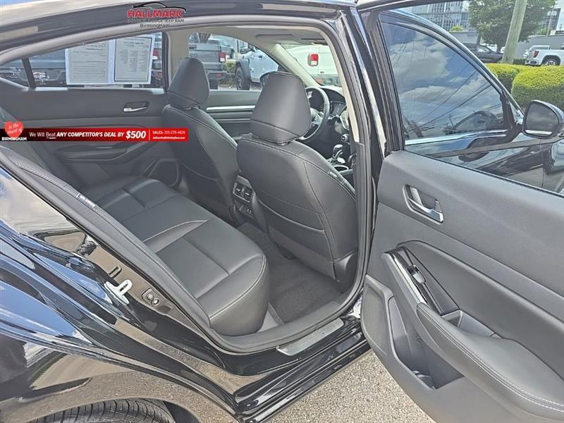 Nissan Altima  2022