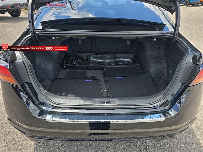 Nissan Altima  2022
