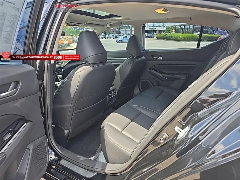 Nissan Altima  2022