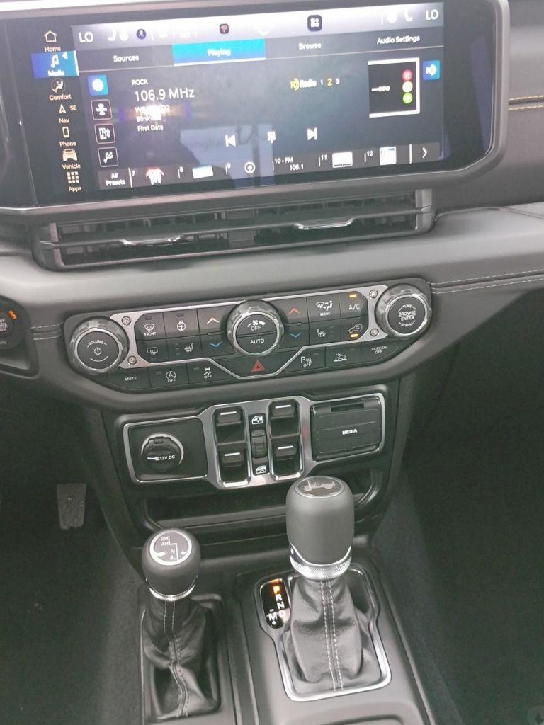 Jeep Wrangler  2026