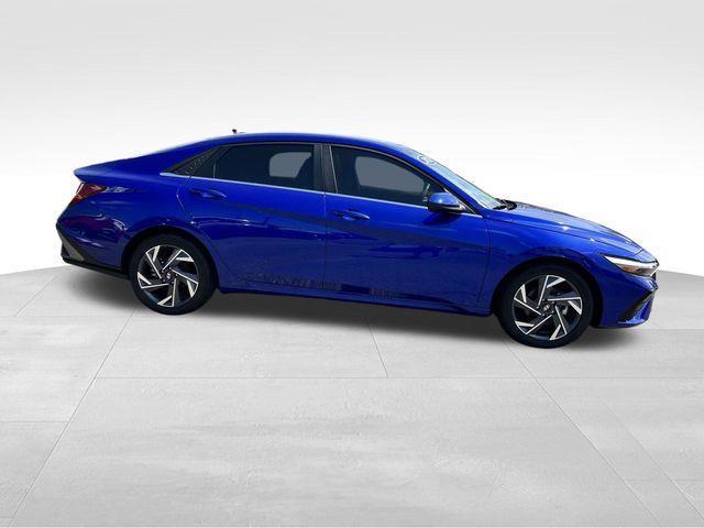 Hyundai Elantra  2024