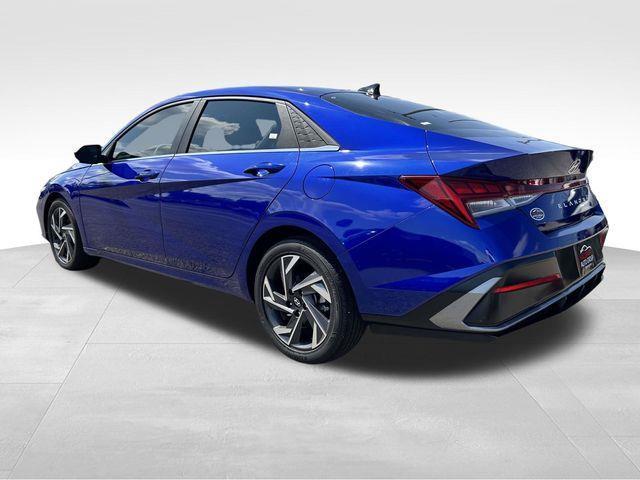 Hyundai Elantra  2024