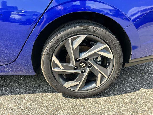 Hyundai Elantra  2024
