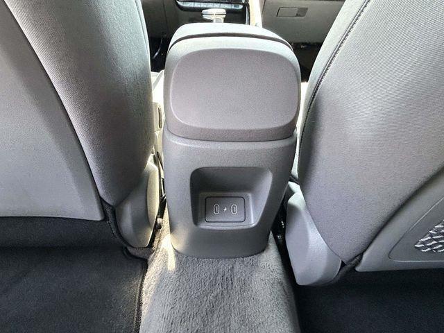 Hyundai Elantra  2024