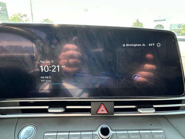 Hyundai Elantra  2024