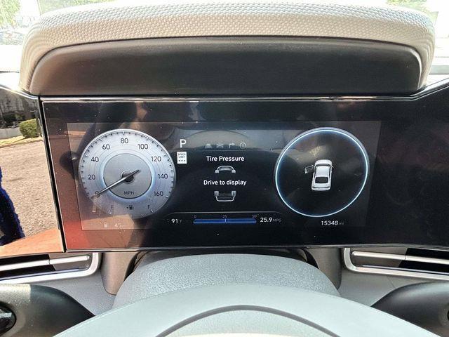 Hyundai Elantra  2024