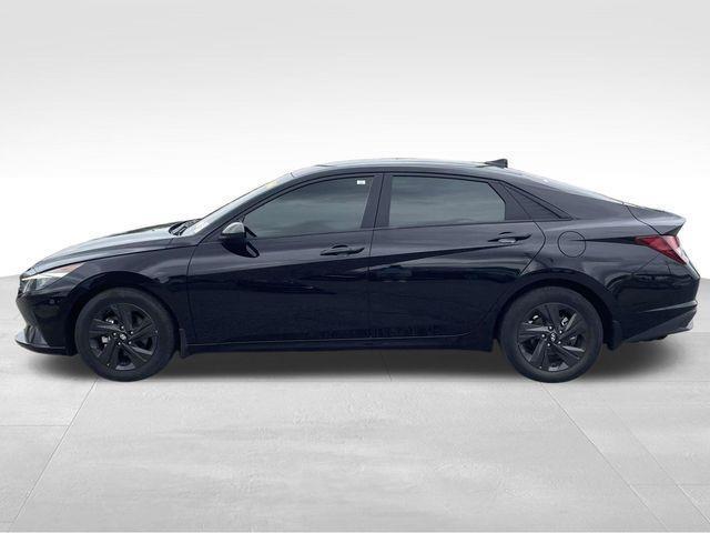 Hyundai Elantra  2023