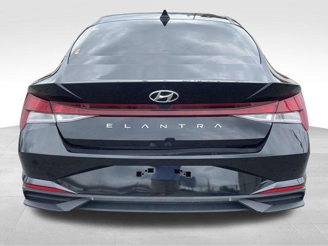 Hyundai Elantra  2023