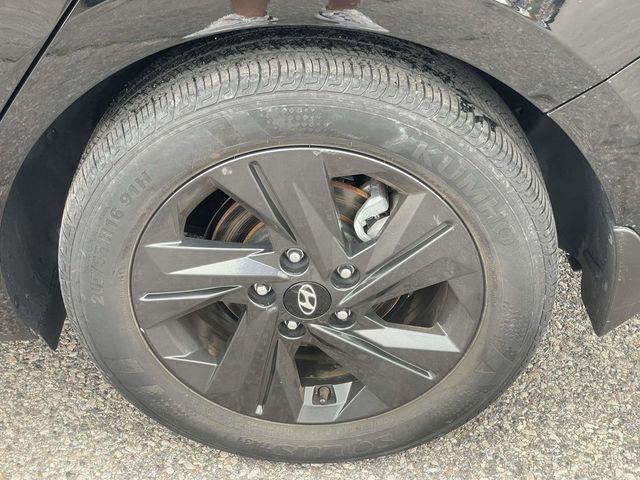 Hyundai Elantra  2023