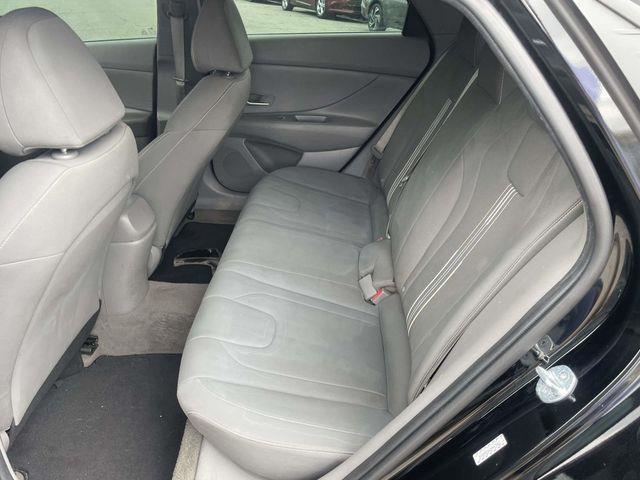 Hyundai Elantra  2023