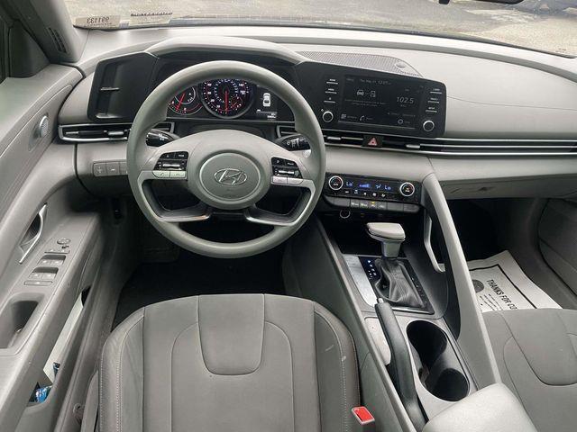 Hyundai Elantra  2023