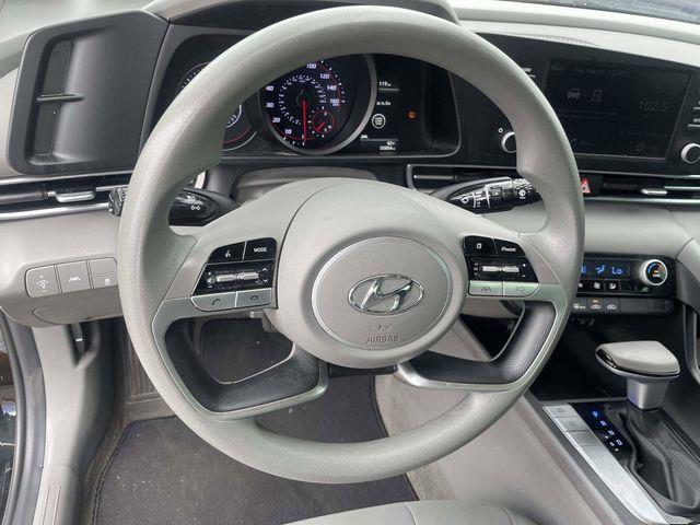 Hyundai Elantra  2023
