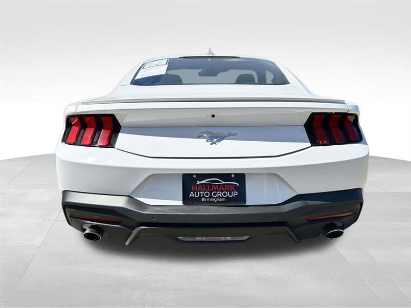 Ford Mustang  2024